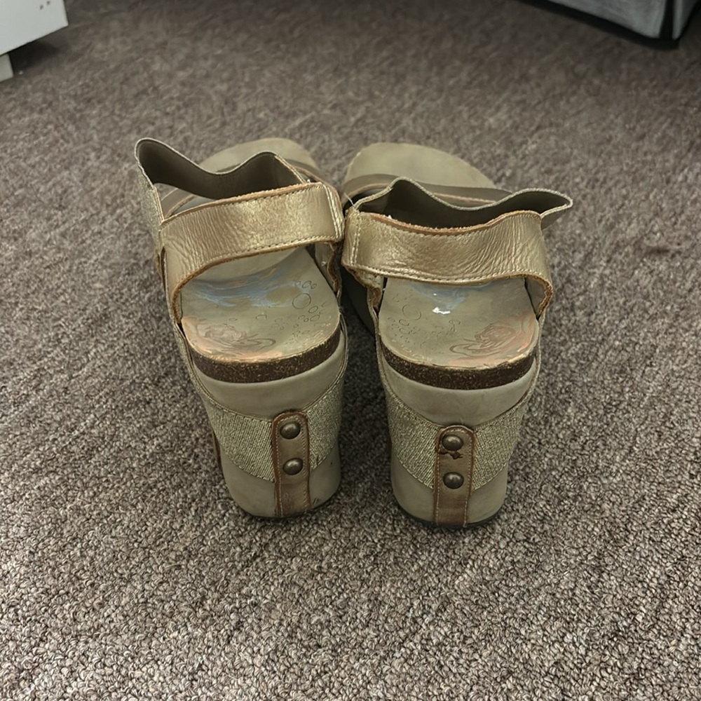 OTBT sandals - Picture 2 of 3